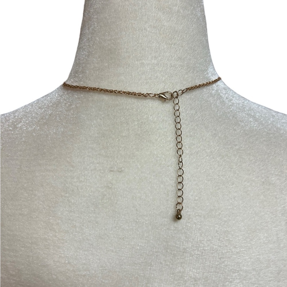 Vintage 32” necklace goldtone with blue stones stamped R - Picture 2 of 4